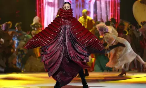 पहनने योग्य कला की दुनिया में चमक रही है : Indian talent पहनने योग्य कला की दुनिया में चमक रही है : Indian talent