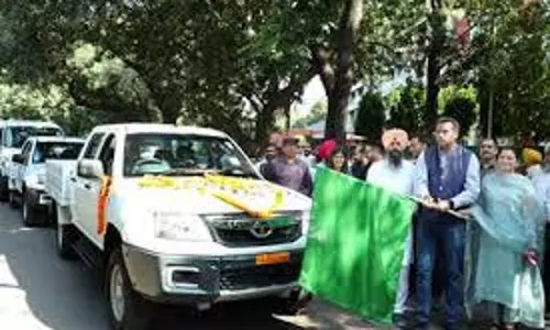 नगर निगम अयोग्य अधिकारियों को सरकारी वाहन मुहैया करा रहा Chandigarh