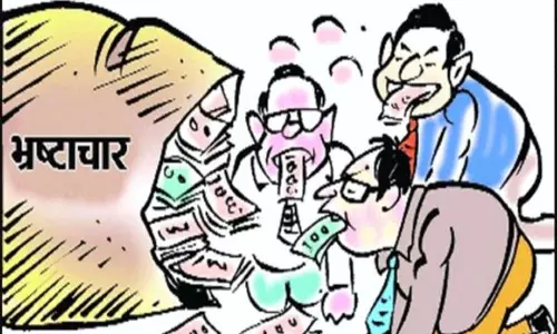 Aligarh: भ्रष्टाचार पर जीरो टोलरेंस नीति को पलीता लगा रहे लेखपाल