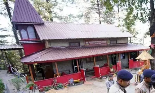 Ramakrishna मिशन से छेड़छाड़ भारी पड़ेगी: राज्यपाल Ramakrishna मिशन से छेड़छाड़ भारी पड़ेगी: राज्यपाल