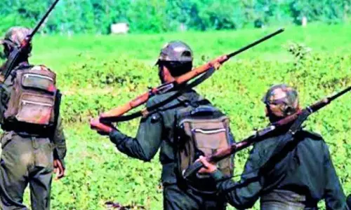Telangana: माओवादियों ने मुलुगु में दो लोगों की हत्या की