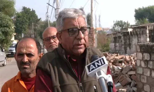 कई प्रवासी Kashmiri Pandits के घर ध्वस्त, उन्होंने राहत आयुक्त से पुनर्वास का आग्रह किया कई प्रवासी Kashmiri Pandits के घर ध्वस्त, उन्होंने राहत आयुक्त से पुनर्वास का आग्रह किया