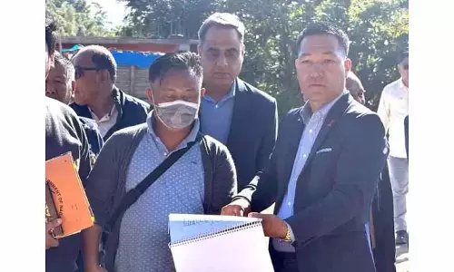 Nagaland : पी पाइवांग कोन्याक ने जिला अस्पताल लॉन्गलेंग का निरीक्षण किया Nagaland : पी पाइवांग कोन्याक ने जिला अस्पताल लॉन्गलेंग का निरीक्षण किया