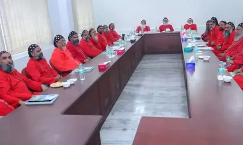 Shrestha Bava का 40वां स्मरण दिवस: कुलपति बावा पहुंचेंगे मलंकारा Shrestha Bava का 40वां स्मरण दिवस: कुलपति बावा पहुंचेंगे मलंकारा