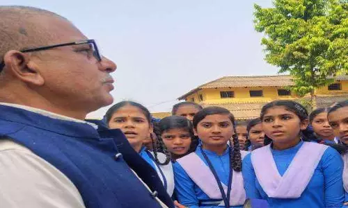 ज्ञान की देवी का अपमान करने वाले प्राचार्य पर गिरी गाज, विभाग ने हटाया