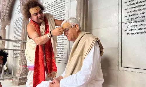 टीएस सिंहदेव ने बनारस में काशी विश्वनाथ महादेव की आराधना की