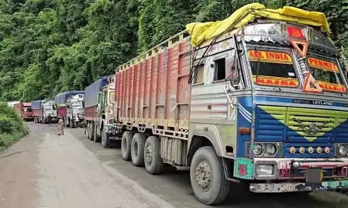 Manipur : कुकी बहुल क्षेत्रों में नागा ट्रकों पर कोई कर नहीं लगेगा Manipur : कुकी बहुल क्षेत्रों में नागा ट्रकों पर कोई कर नहीं लगेगा