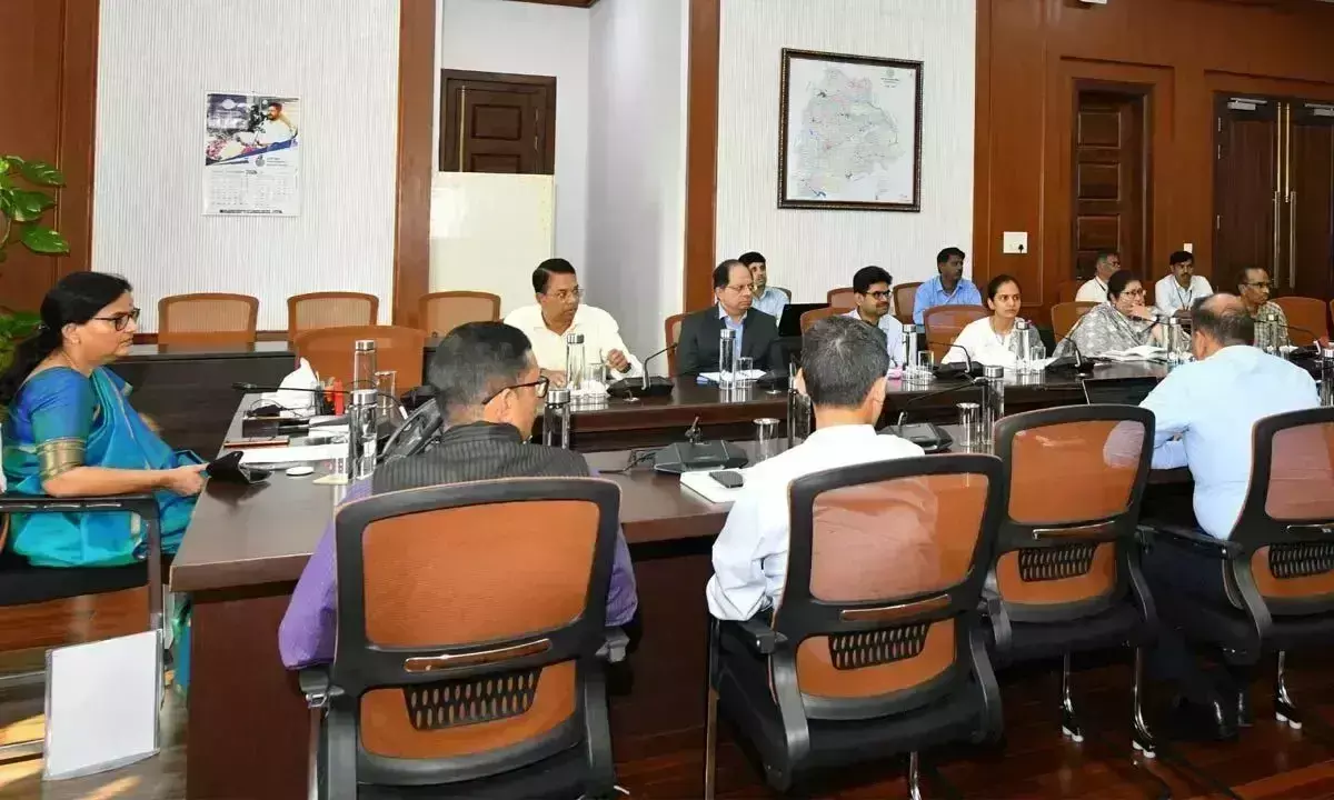 Chief Secretary ने ‘इंदिरा महिला शक्ति’ योजना पर समीक्षा बैठक की