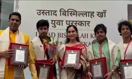 Odisha के 5 कलाकारों को उस्ताद बिस्मिल्लाह खान पुरस्कार से किया गया सम्मानित Odisha के 5 कलाकारों को उस्ताद बिस्मिल्लाह खान पुरस्कार से किया गया सम्मानित