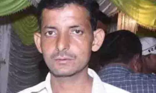 Tractor की टॉपलिंग और पटरे के बीच दबकर पूर्व प्रधान के बेटे की दर्दनाक मौत