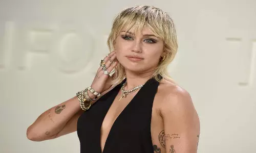 Miley Cyrus ने पूर्व पति लियाम हेम्सवर्थ के साथ अपने रिश्ते के बारे में बात करते हुए कहा