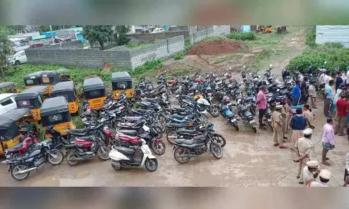 Kothagudem में बिना कागजात वाले 16 वाहन जब्त