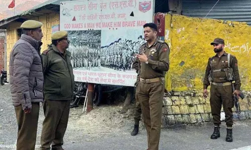 SSP डोडा ने NHW-244 पर जनशक्ति की तैनाती की समीक्षा की SSP डोडा ने NHW-244 पर जनशक्ति की तैनाती की समीक्षा की