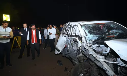 उपमुख्यमंत्री विजय शर्मा ने किया कवर्धा सड़क हादसे का किया निरीक्षण उपमुख्यमंत्री विजय शर्मा ने किया कवर्धा सड़क हादसे का किया निरीक्षण