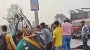 Bihar accident:  तेज रफ्तार ट्रक ने स्कूली बच्चों से भरे टेंपो को मारी टक्कर, 4 की मौत