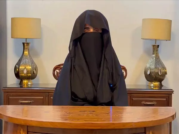 Bushra Bibi के खिलाफ 190 मिलियन पाउंड के भ्रष्टाचार मामले में गैर-जमानती गिरफ्तारी वारंट जारी