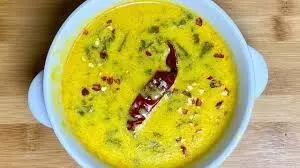 Spinach Kadhi तड़का लगाकर ऐसे करें तैयार