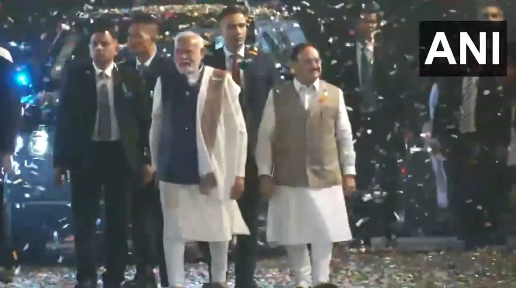 BIG BREAKING: PM नरेंद्र मोदी BJP मुख्यालय पहुंचे, देखें VIDEO...