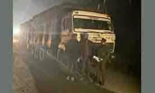 जम्मू: देर रात हुई कार्रवाई, मौके पर 2 वाहन जब्त
