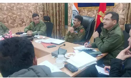 J&K: हंदवाड़ा में सुरक्षा, अपराध समीक्षा बैठक आयोजित J&K: हंदवाड़ा में सुरक्षा, अपराध समीक्षा बैठक आयोजित