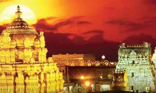 TTD घी में मिलावट की जांच के लिए SIT तिरुपति पहुंची TTD घी में मिलावट की जांच के लिए SIT तिरुपति पहुंची