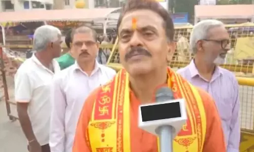 संजय निरुपम ने किए सिद्धिविनायक के दर्शन: राज्य में दोबारा महायुति सरकार जरूरी संजय निरुपम ने किए सिद्धिविनायक के दर्शन: राज्य में दोबारा महायुति सरकार जरूरी