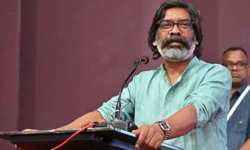 झारखंड में दादी और पूर्व मुख्यमंत्री आगे, JMM और BJP में कांटे की टक्कर