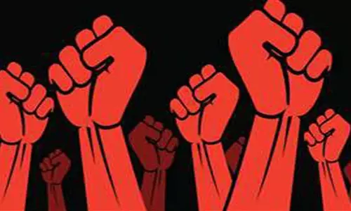 Dhanbad: महिला को भर्ती लेने में देर करने व बदसलूकी करने का आरोप