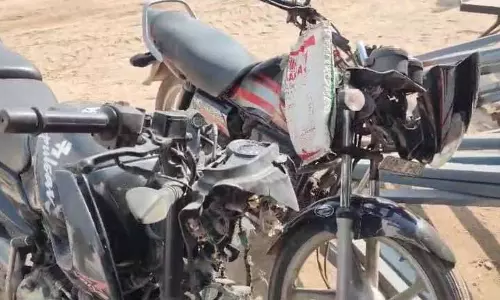 Punjab: आमने-सामने की टक्कर में मोटरसाइकिल सवार की मौत Punjab: आमने-सामने की टक्कर में मोटरसाइकिल सवार की मौत