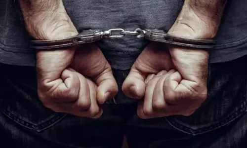 Assam : बड़े पैमाने पर मादक पदार्थ तस्करी के मामले में शिक्षा पर्यवेक्षक गिरफ्तार