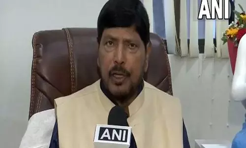 महाराष्ट्र चुनाव: केंद्रीय मंत्री अठावले ने कहा, जीत का कारण PM Modi की विकास भूमिका है महाराष्ट्र चुनाव: केंद्रीय मंत्री अठावले ने कहा, जीत का कारण PM Modi की विकास भूमिका है