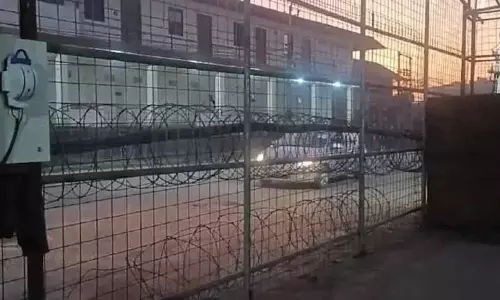 Manipur के मंत्री ने अपने पैतृक घर की सुरक्षा के लिए