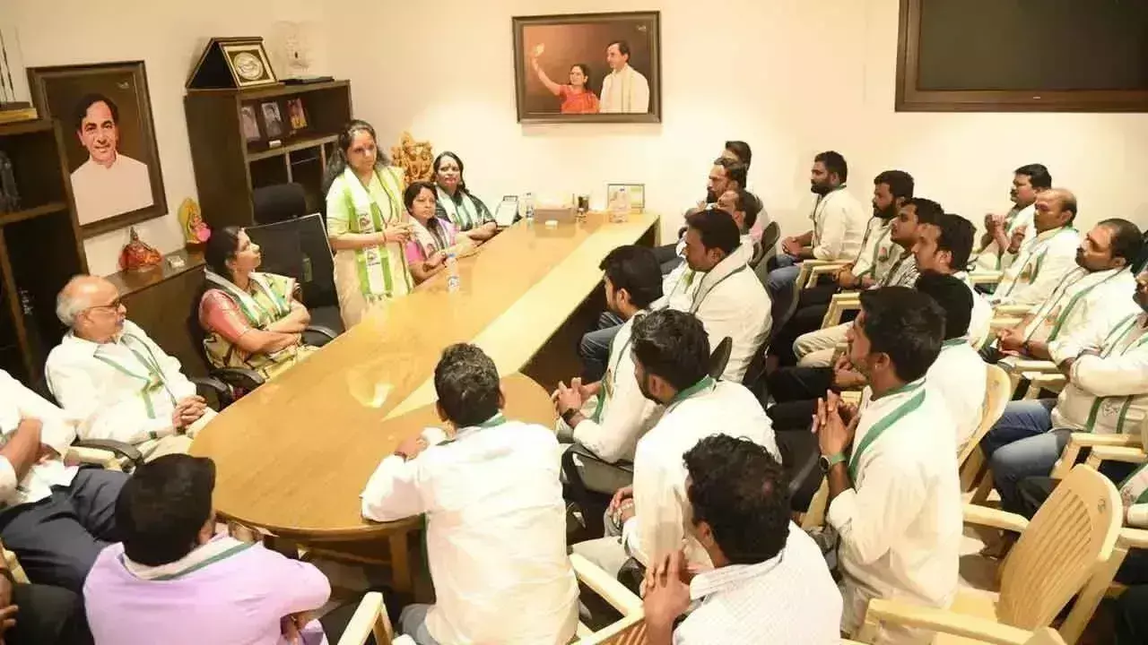 Telangana जागृति बी.सी. आयोग को रिपोर्ट सौंपेगी Telangana जागृति बी.सी. आयोग को रिपोर्ट सौंपेगी