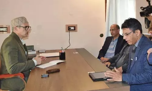 CM: जनता के साथ सक्रिय संवाद बनाए रखें अधिकारी CM: जनता के साथ सक्रिय संवाद बनाए रखें अधिकारी