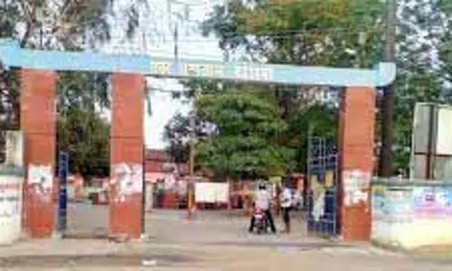 Civil Hospital में वरिष्ठ नागरिकों को परेशानियों का सामना करना पड़ रहा Civil Hospital में वरिष्ठ नागरिकों को परेशानियों का सामना करना पड़ रहा