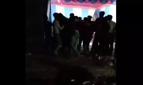 भिड़े बराती-घराती! निकाह की दावत में ठंडी रोटी परोसने पर विवाद, जमकर हुआ बवाल