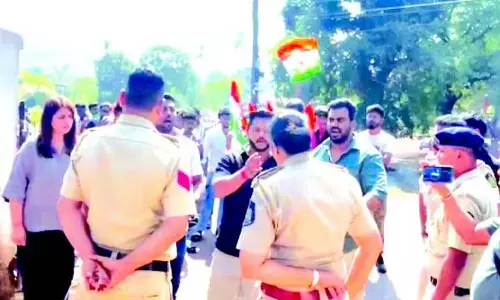 GOA: युवा कांग्रेस का मर्दोल थाने पर प्रदर्शन