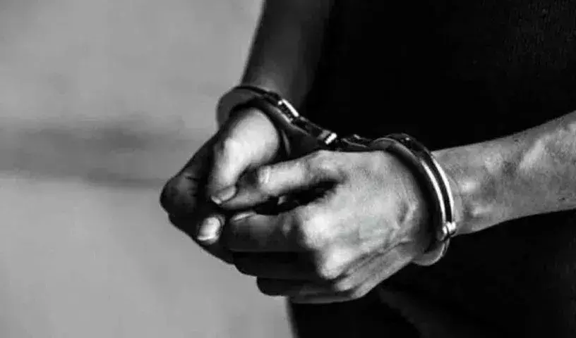 Hyderabad पुलिस ने 144 किलोग्राम गांजा जब्त किया, 7 लोगों को गिरफ्तार किया Hyderabad पुलिस ने 144 किलोग्राम गांजा जब्त किया, 7 लोगों को गिरफ्तार किया