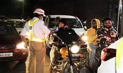 यातायात police के साथ दुर्व्यवहार कर पांच लोगों पर मामला दर्ज