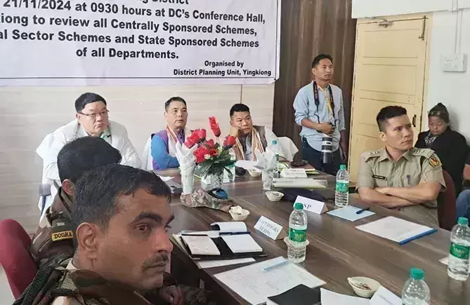 अपर सियांग DLMC ने सीमावर्ती सड़कों के शीघ्र निर्माण पर जोर दिया