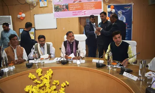 Baran: विद्युत विभाग व परवन परियोजना के अधिकारियों की ली बैठक