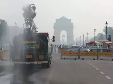 Delhi: वायु गुणवत्ता में मामूली सुधार, सप्ताहांत में ‘बहुत खराब’ श्रेणी में पहुंची