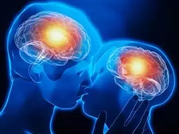 प्यार आपके मस्तिष्क को कर सकता है रोशन: New study claims