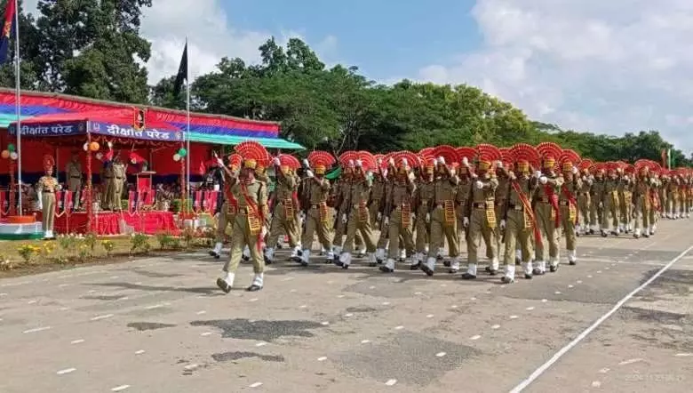 मणिपुर:STC-BSF चुराचांदपुर में सत्यापन परेड आयोजित