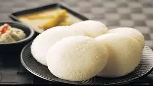 idli: रात के बचे हुए चावल से बनाएं इडली,बेहद आसान तरीका