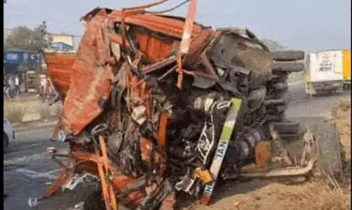Haryana के रोहतक में सड़क दुर्घटना में दो लोगों की मौत Haryana के रोहतक में सड़क दुर्घटना में दो लोगों की मौत