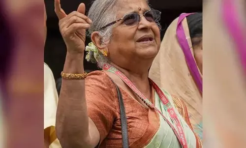 Life is not a touchscreen: सुधा मूर्ति की स्नातकों को सलाह Life is not a touchscreen: सुधा मूर्ति की स्नातकों को सलाह