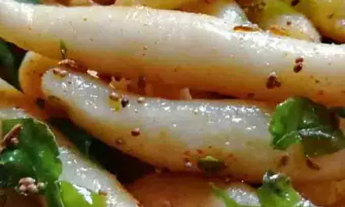 रेसिपी: हेल्दी खाना चाहते हैं तो बनायें चावल के फरे रेसिपी: हेल्दी खाना चाहते हैं तो बनायें चावल के फरे