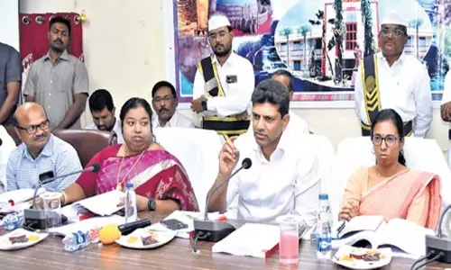 Andhra: केंद्रीय मंत्री ने सभी समस्याओं के समाधान का वादा किया