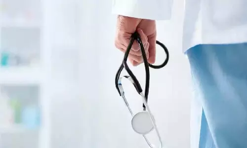 गर्भवती महिला को अधिक एंटीबायोटिक खुराक देने के आरोप में डॉक्टर पर मामला दर्ज गर्भवती महिला को अधिक एंटीबायोटिक खुराक देने के आरोप में डॉक्टर पर मामला दर्ज